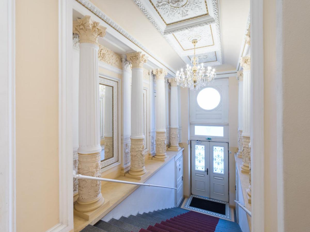 Bartal Apartments Прага Екстериор снимка